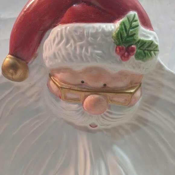 Omnibus by FITZ AND FLOYD Hand-Painted Santa Serving Plate - Picture 2 of 8